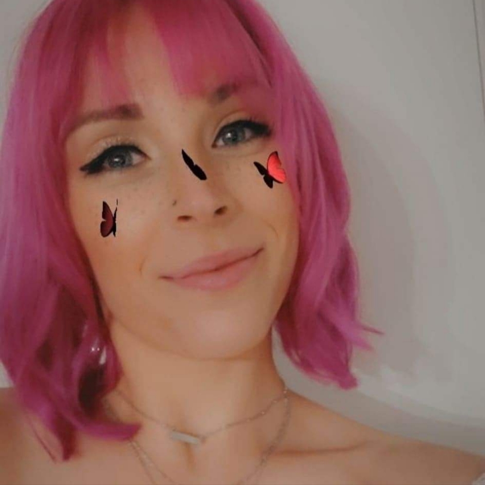 Meet your Posher, Claire